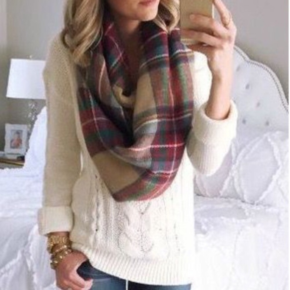 Cable Knit Crew Neck Sweater